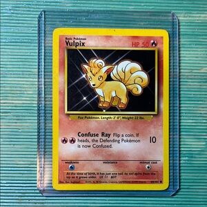 Vulpix 1999 Base Set Pokémon Card